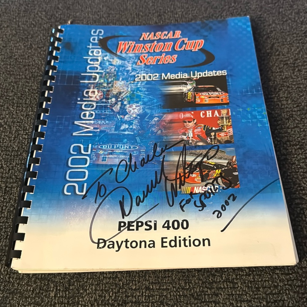 Very Rare Fox TV 2002 NASCAR Media Update Notebook Autographed Darrell Waltrip